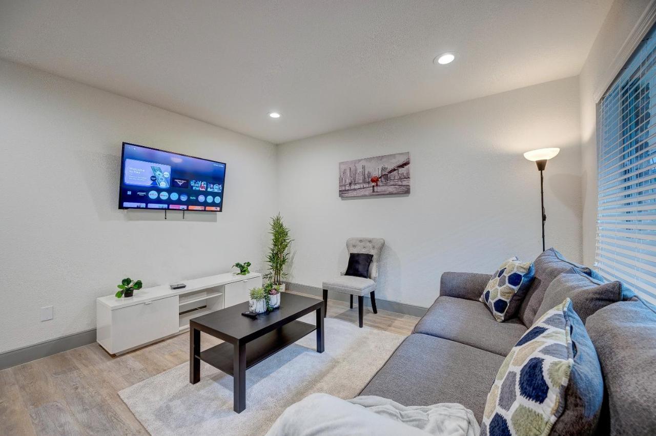 Trendy Midtown Apt, Walk To Shops & Sites, Pets Ok هيوستن المظهر الخارجي الصورة