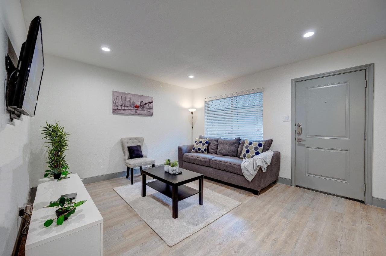 Trendy Midtown Apt, Walk To Shops & Sites, Pets Ok هيوستن المظهر الخارجي الصورة