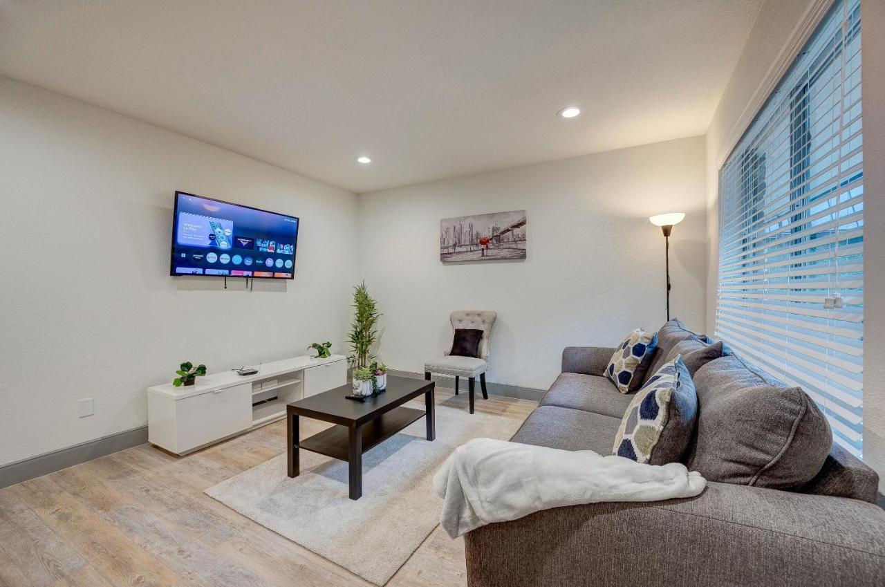 Trendy Midtown Apt, Walk To Shops & Sites, Pets Ok هيوستن المظهر الخارجي الصورة